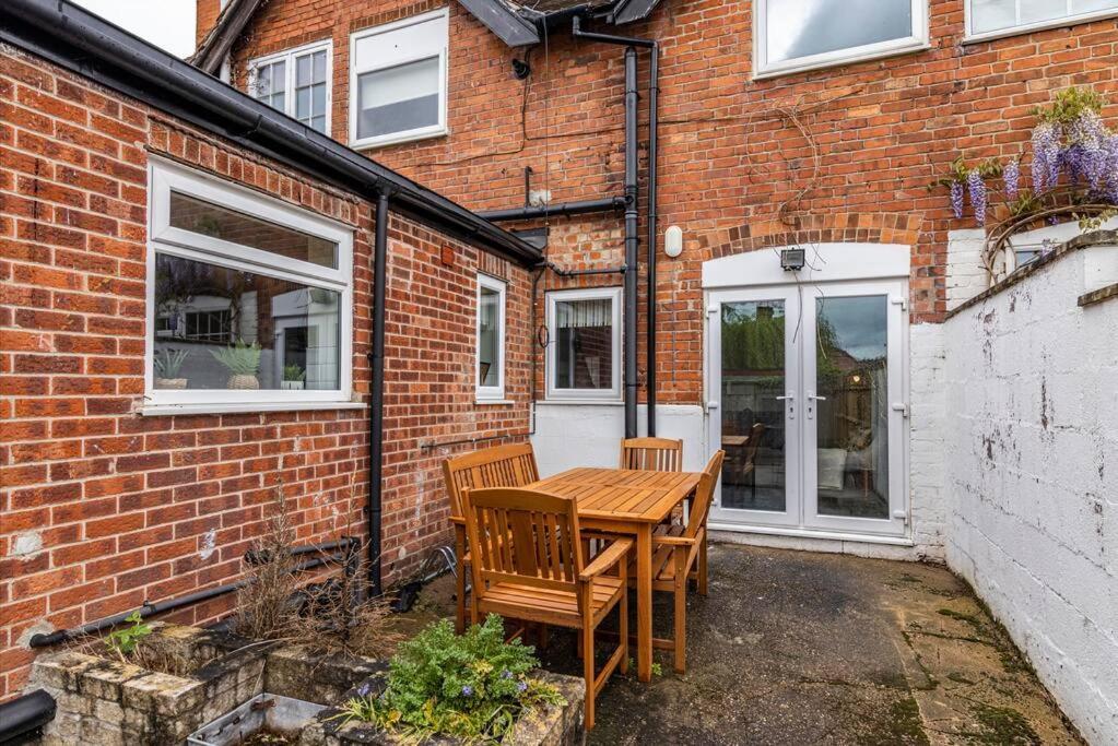Dovecote House Beeston Private Parking 15Mins From Nottingham City Centre Close To Qmc Hospital Bagian luar foto