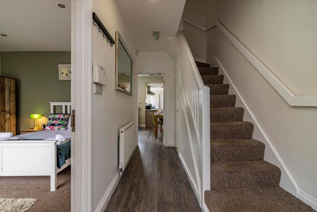 Dovecote House Beeston Private Parking 15Mins From Nottingham City Centre Close To Qmc Hospital Bagian luar foto